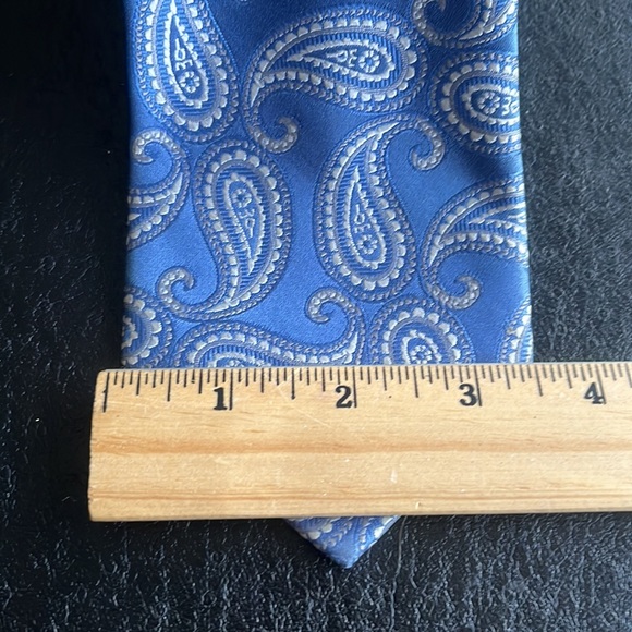 MICHAEL Michael Kors Blue, White & Cream Paisley Silk Tie - Picture 3 of 5